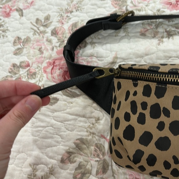 NWT Fanny Pack - Picture 6 of 6